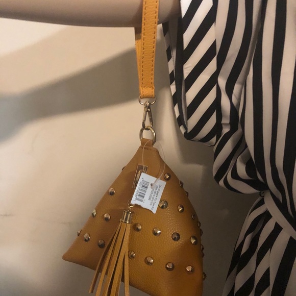 Clutch - Picture 3 of 5